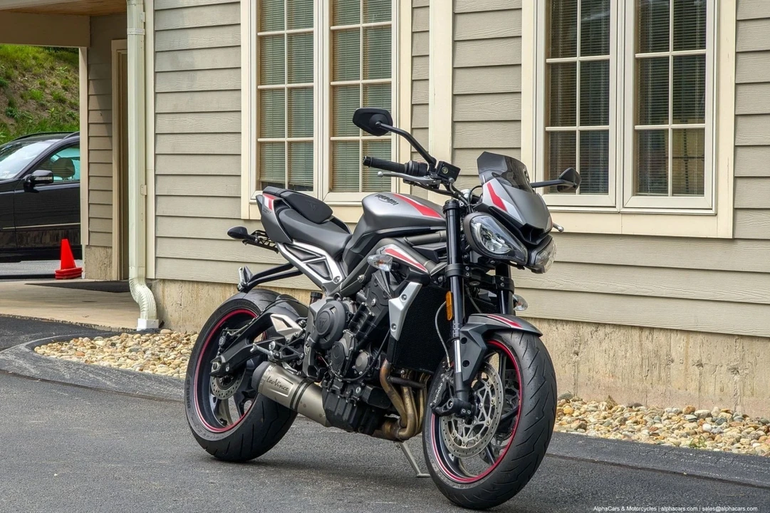 2022 Triumph - Image 2 of 21