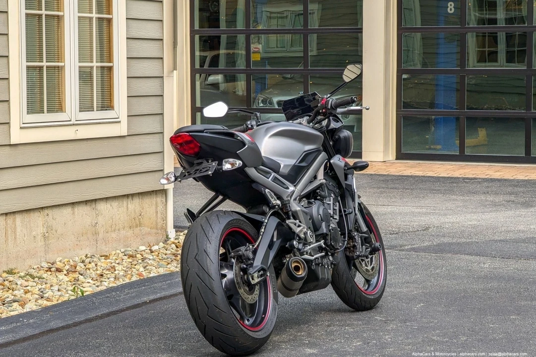 2022 Triumph - Image 8 of 21