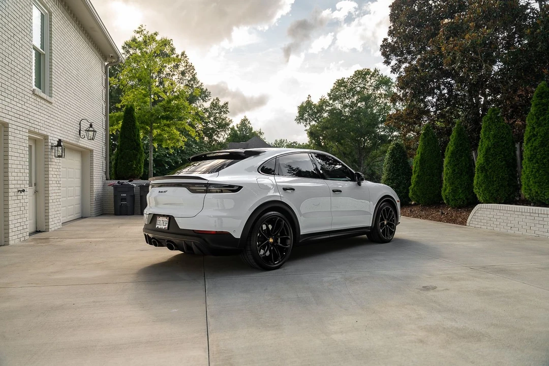 2022 Porsche 9Y0/9Y3 Cayenne Turbo GT - Image 3 of 11