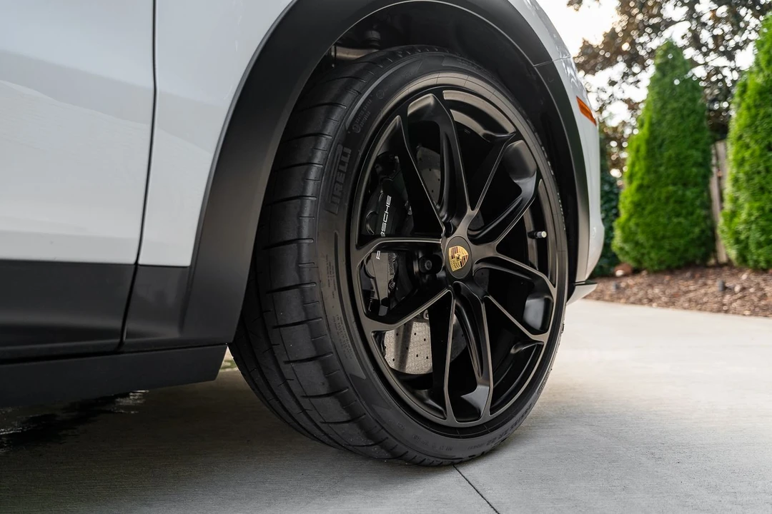 2022 Porsche 9Y0/9Y3 Cayenne Turbo GT - Image 5 of 11