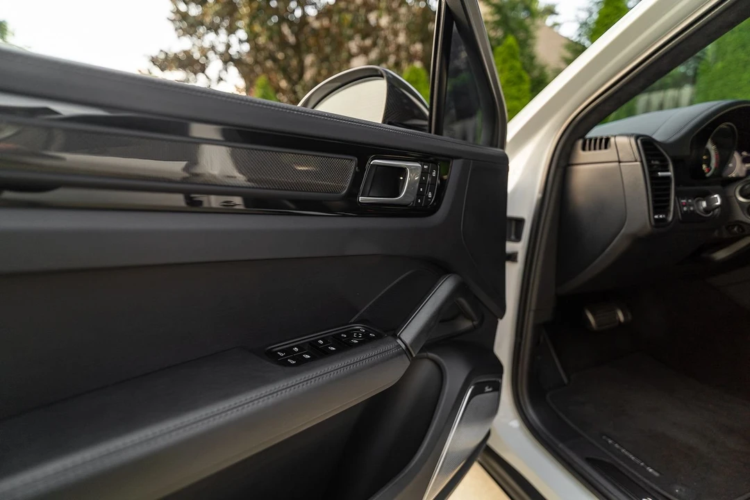 2022 Porsche 9Y0/9Y3 Cayenne Turbo GT - Image 11 of 11