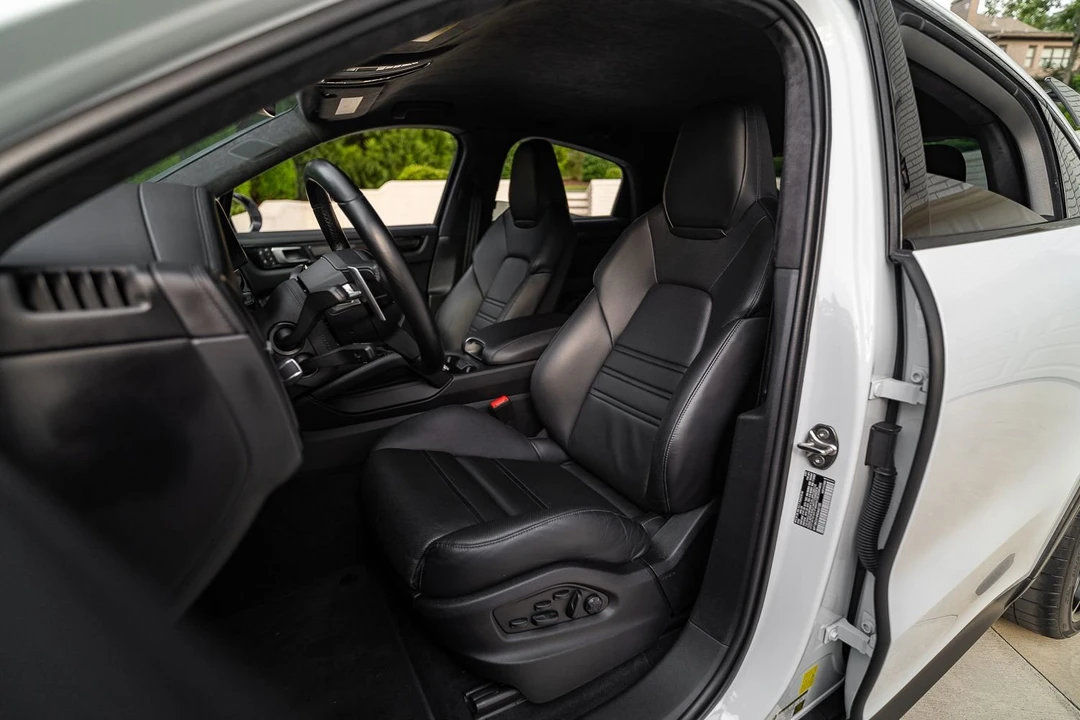 2022 Porsche 9Y0/9Y3 Cayenne Turbo GT - Image 7 of 11