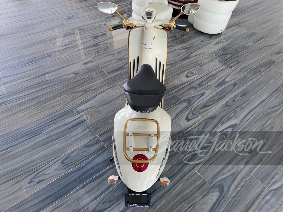 2022 Vespa - Image 3 of 17
