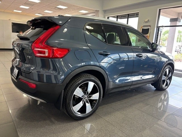 2022 Volvo XC40 - Image 18 of 21