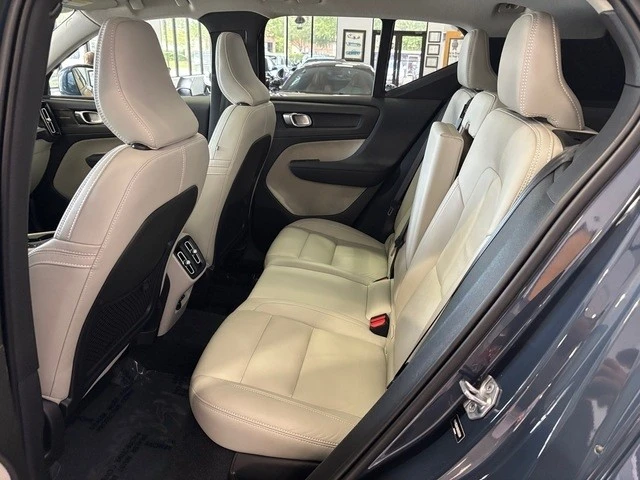 2022 Volvo XC40 - Image 7 of 21