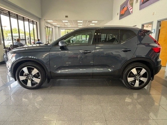2022 Volvo XC40 - Image 2 of 12