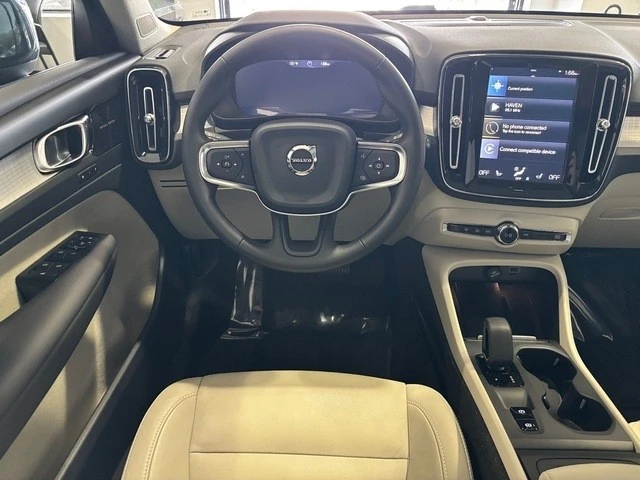 2022 Volvo XC40 - Image 10 of 21
