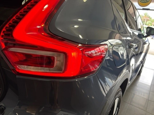 2022 Volvo XC40 - Image 17 of 21