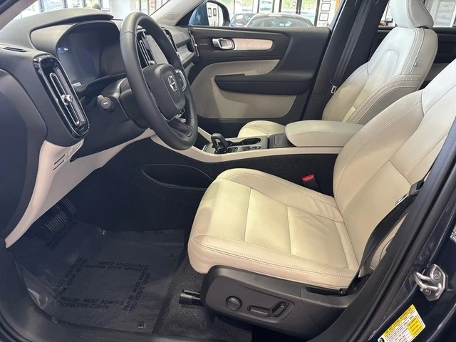 2022 Volvo XC40 - Image 4 of 21