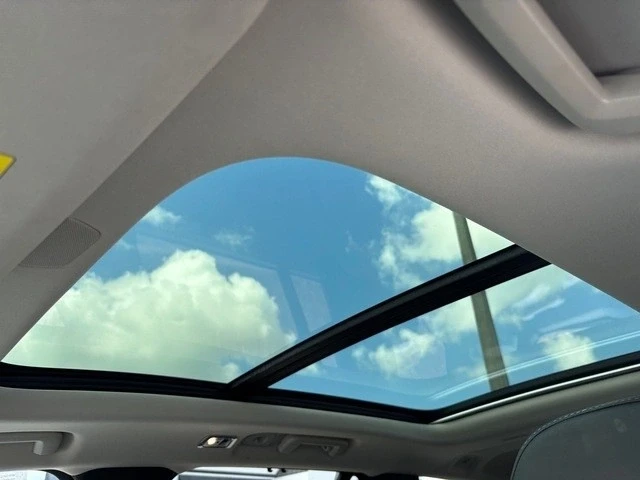 2022 Volvo XC90 2nd Gen - Image 8 of 21