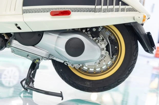 2022 Vespa Sei & PX & ET & LX & GT - Image 8 of 9