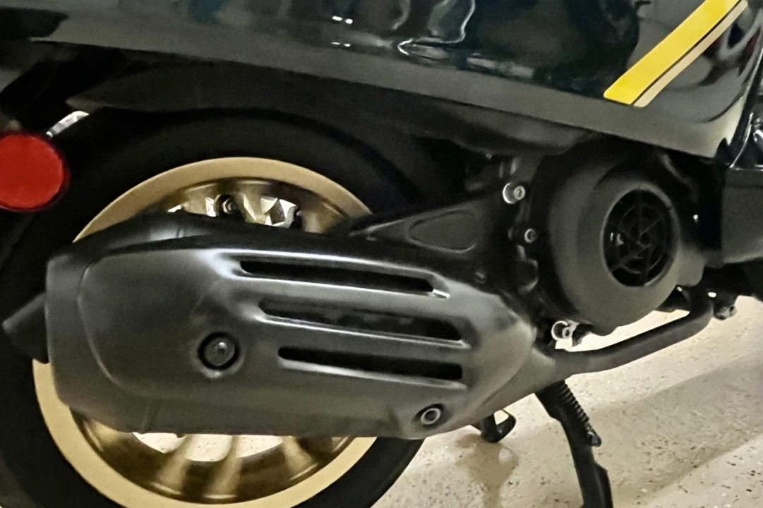 2022 Vespa GL & Sprint - Image 5 of 6