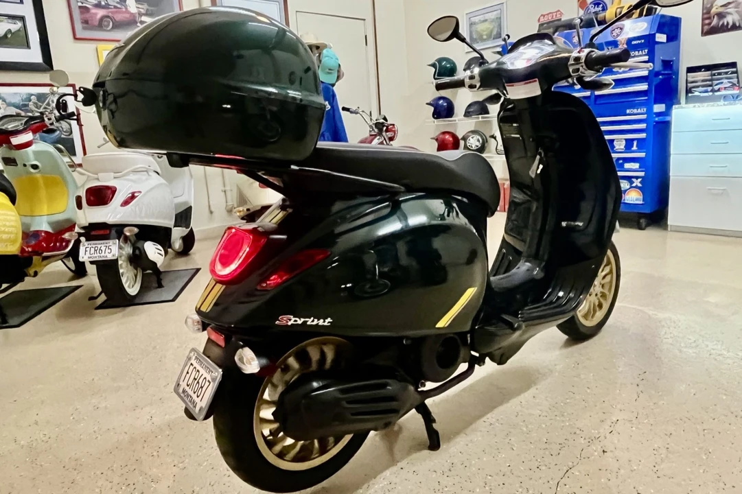 2022 Vespa GL & Sprint - Image 2 of 6