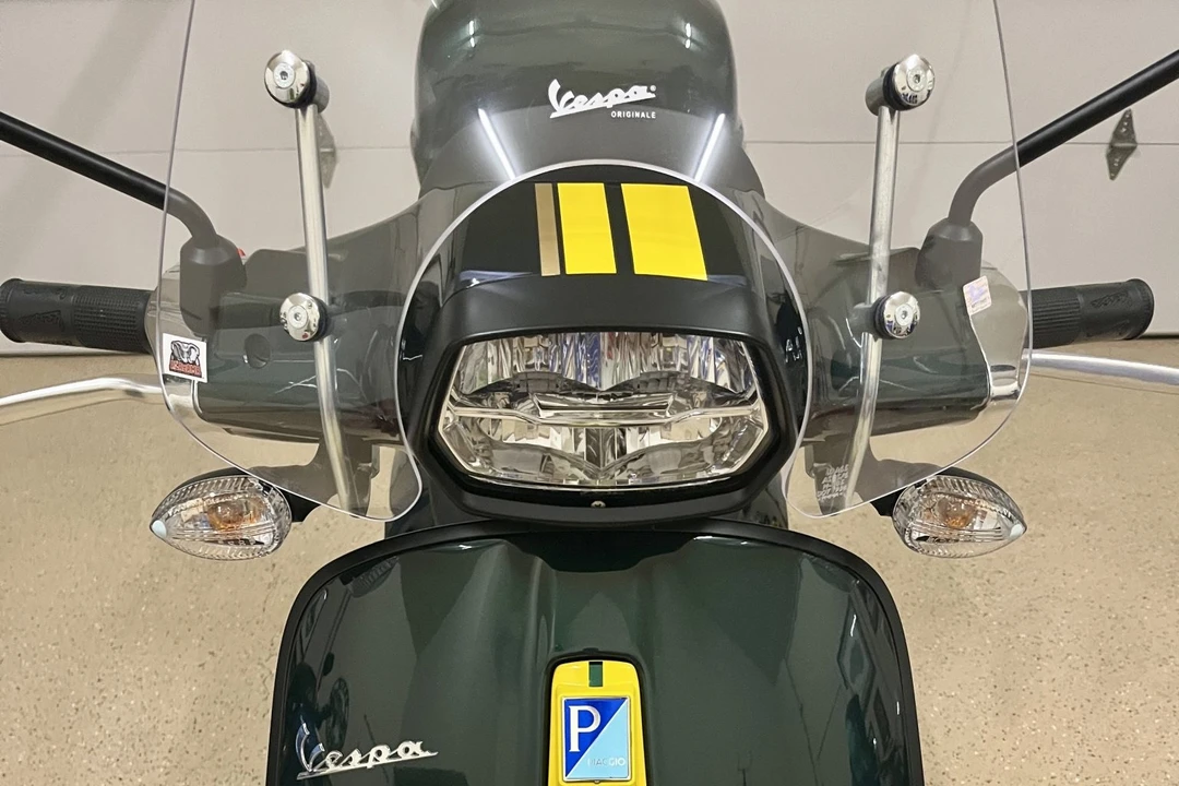 2022 Vespa GL & Sprint - Image 4 of 6