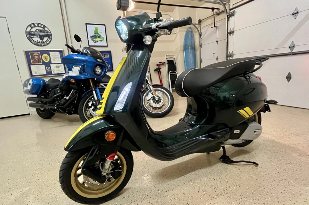 2022 Vespa GL & Sprint - Image 3 of 6