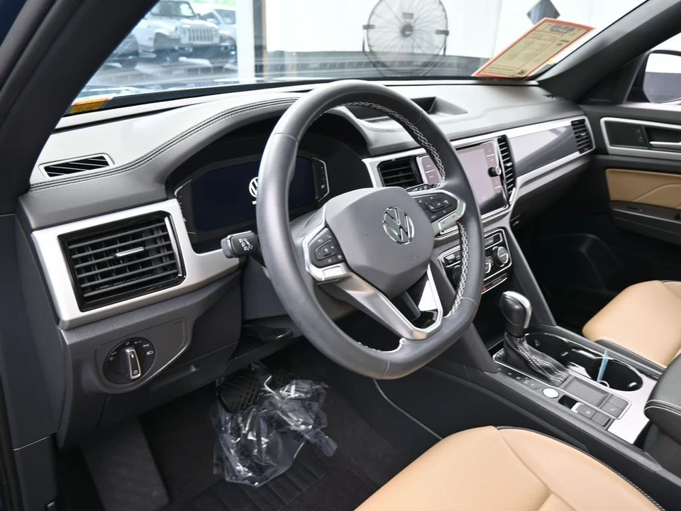 2022 Volkswagen Atlas - Image 10 of 12