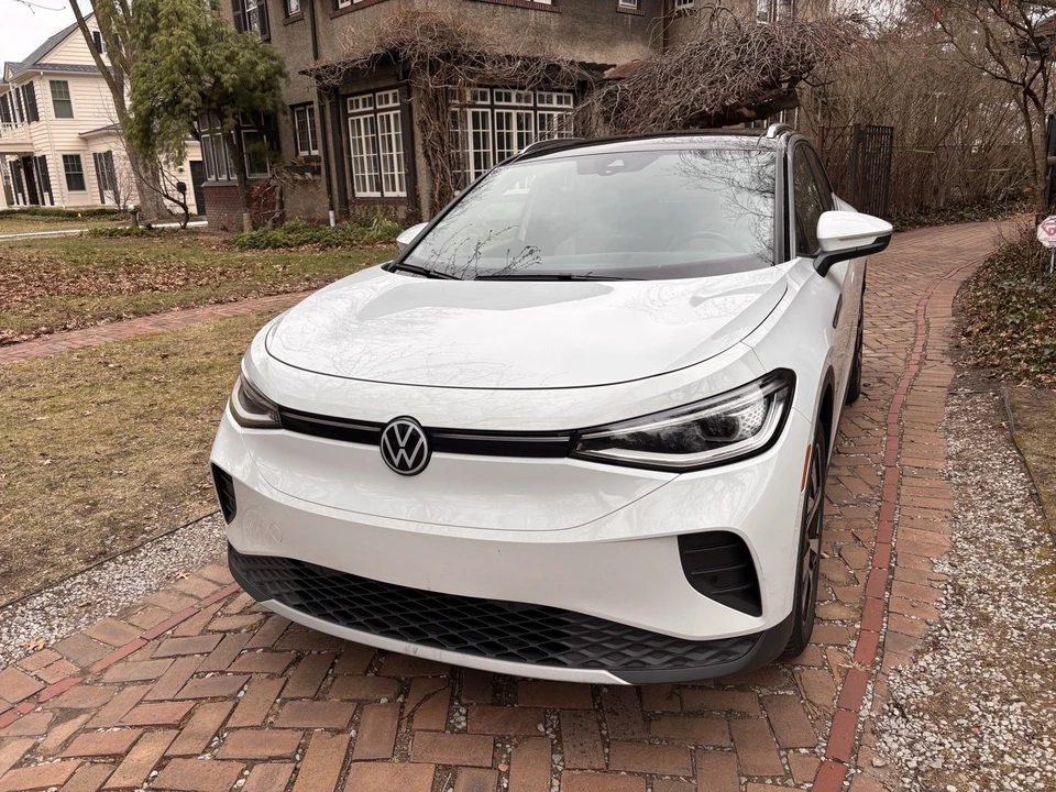 2022 Volkswagen ID.4 - Image 2 of 14