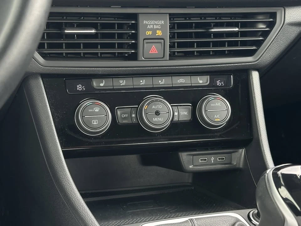 2022 Volkswagen A7 Jetta - Image 10 of 16