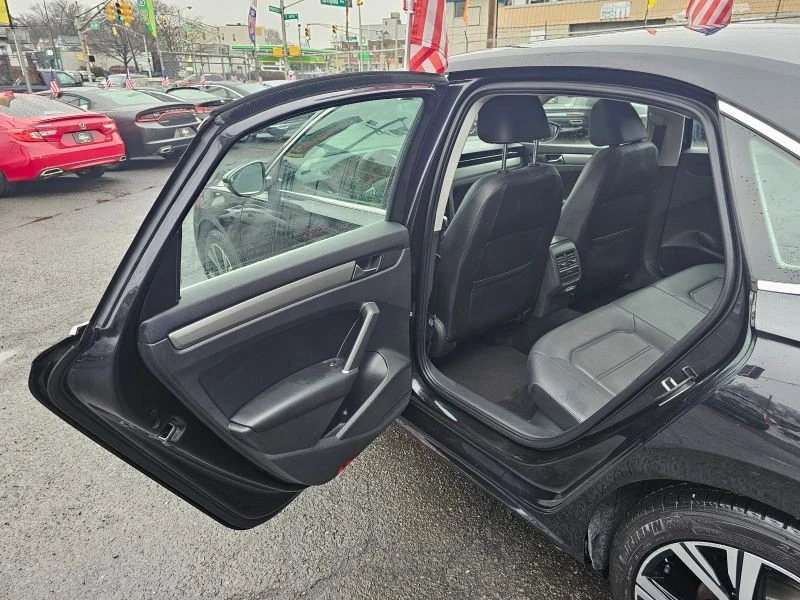 2022 Volkswagen Passat - Image 10 of 12