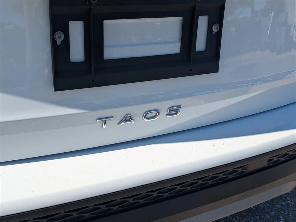 2022 Volkswagen Taos - Image 15 of 21