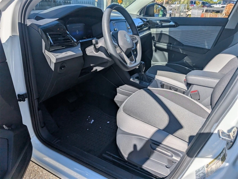 2022 Volkswagen Taos - Image 12 of 21