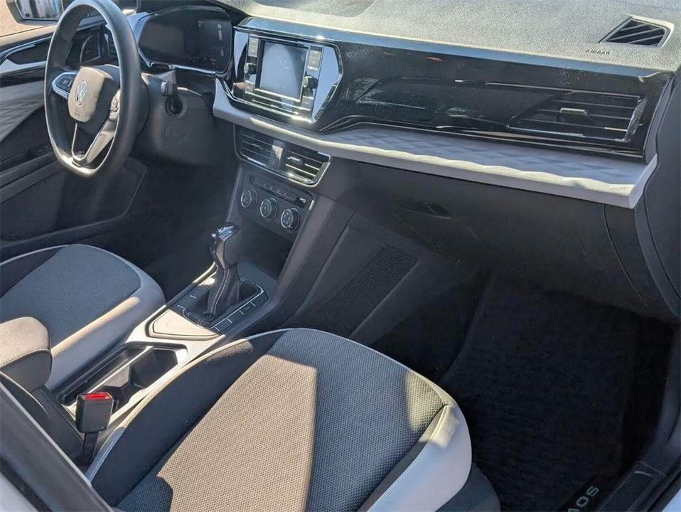 2022 Volkswagen Taos - Image 16 of 21