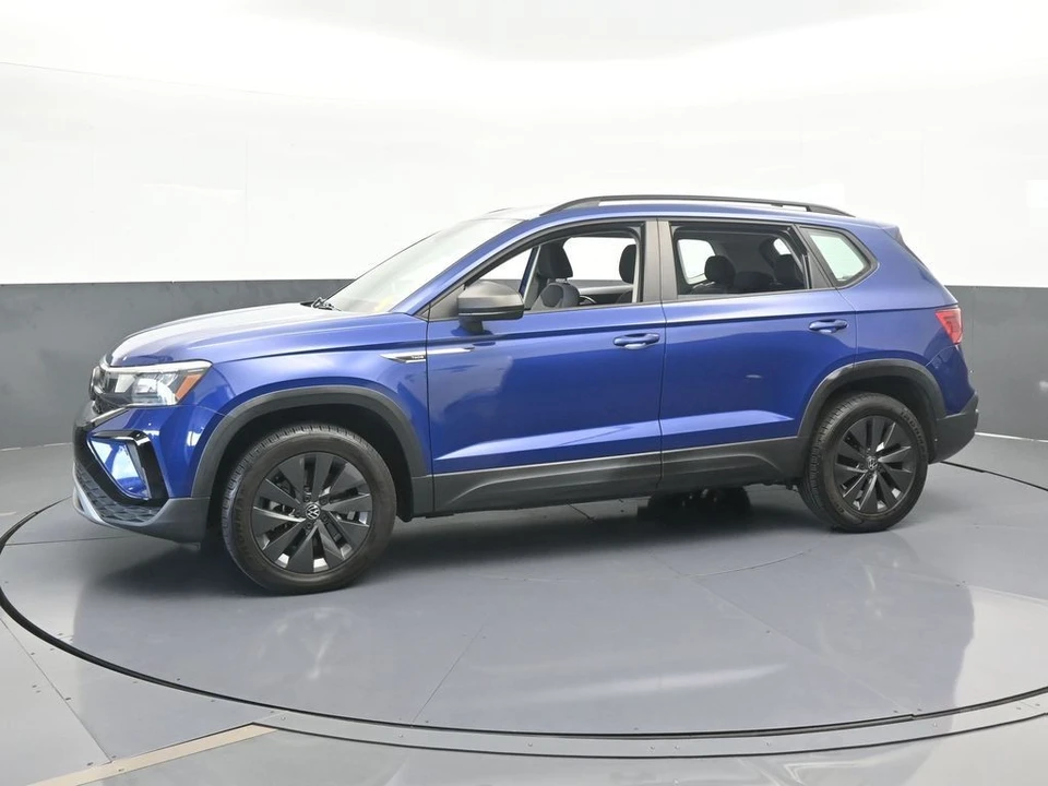 2022 Volkswagen Taos - Image 2 of 12