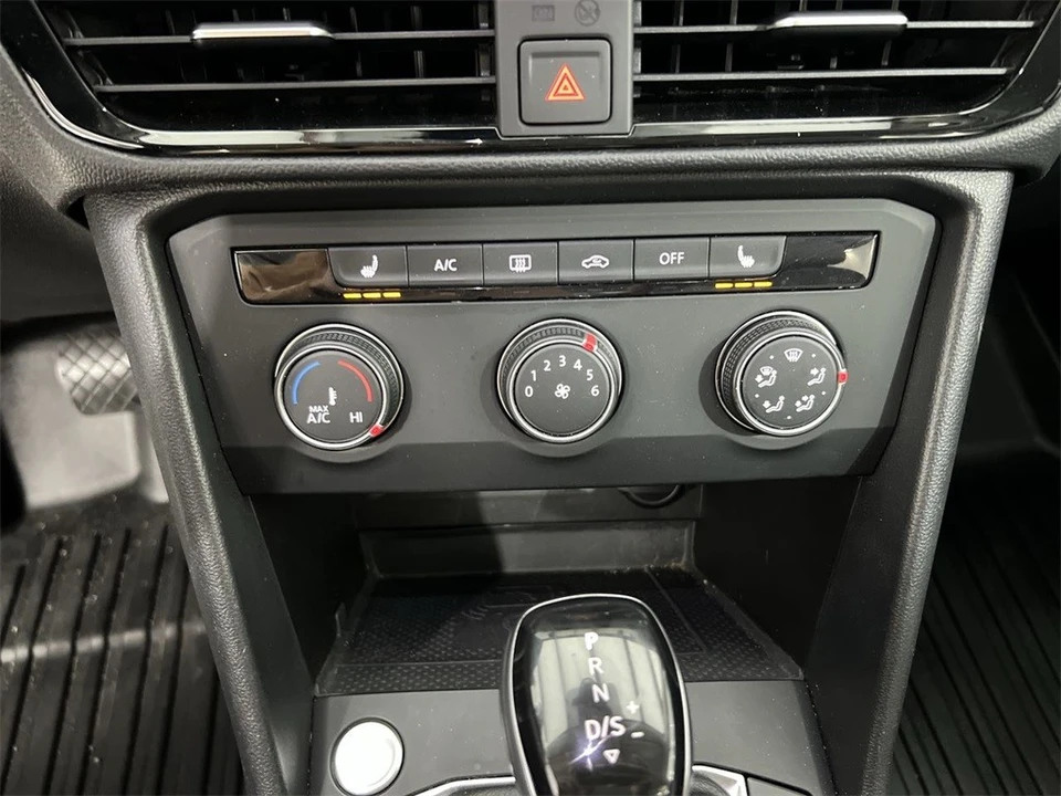 2022 Volkswagen Taos - Image 17 of 21