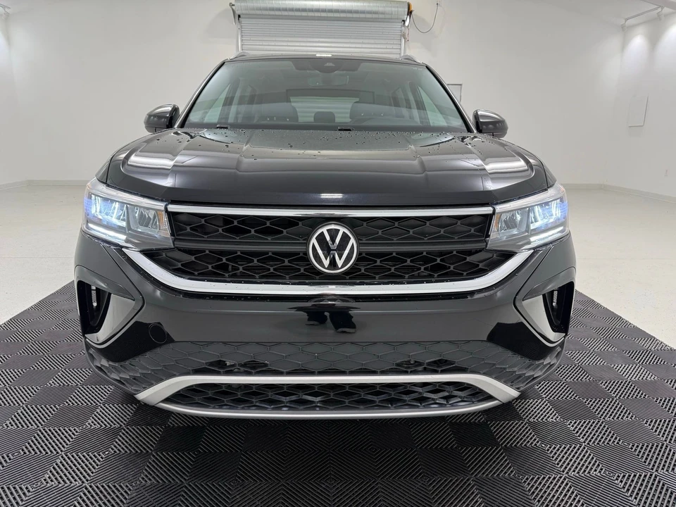 2022 Volkswagen Taos - Image 2 of 21