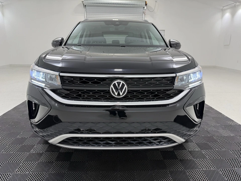 2022 Volkswagen Taos - Image 2 of 12