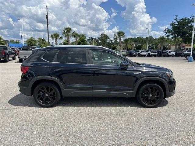 2022 Volkswagen Taos - Image 9 of 21