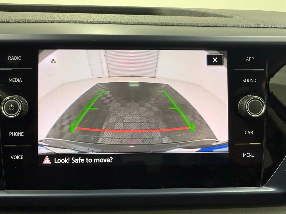 2022 Volkswagen Taos - Image 18 of 21