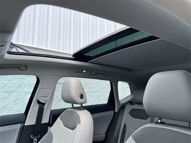 2022 Volkswagen Taos - Image 18 of 21