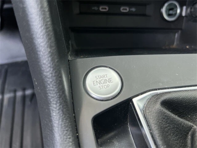 2022 Volkswagen Taos - Image 16 of 21