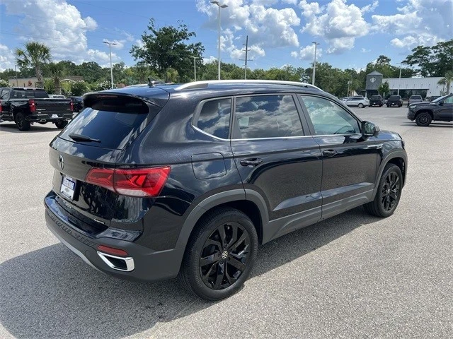 2022 Volkswagen Taos - Image 8 of 21