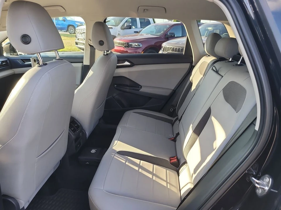 2022 Volkswagen Taos - Image 10 of 12