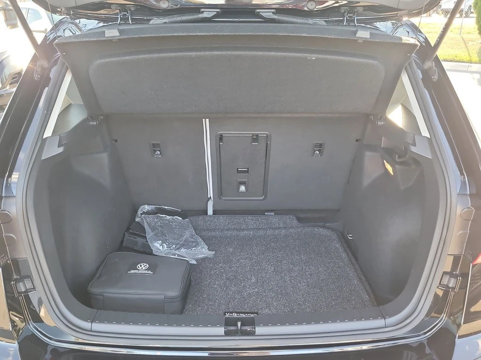 2022 Volkswagen Taos - Image 7 of 12