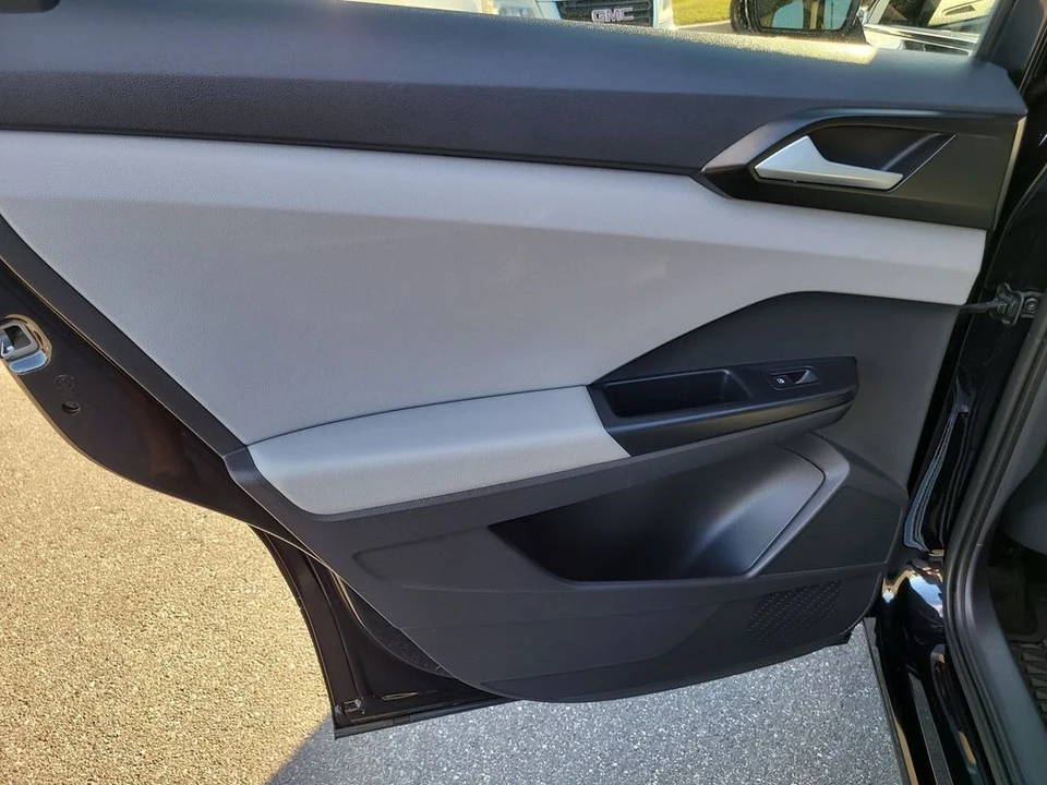 2022 Volkswagen Taos - Image 8 of 12