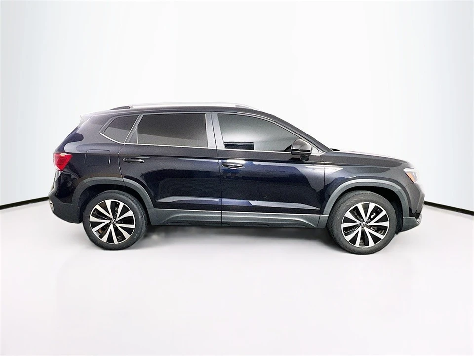 2022 Volkswagen Taos - Image 8 of 12