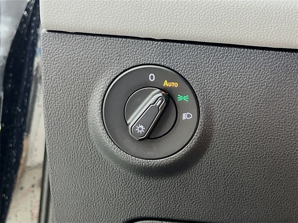 2022 Volkswagen Taos - Image 11 of 12