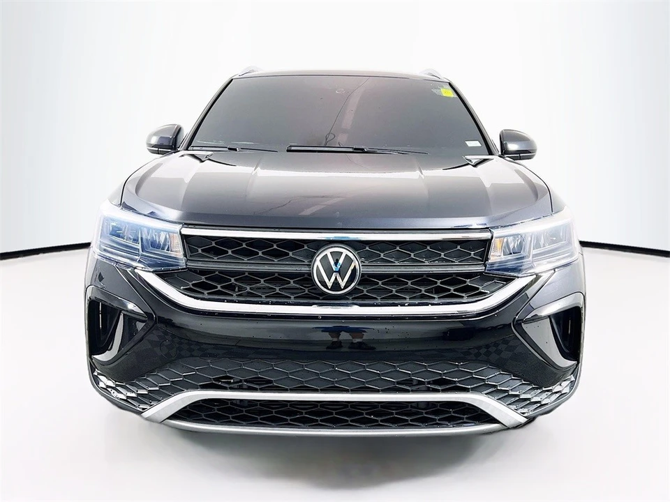 2022 Volkswagen Taos - Image 2 of 12