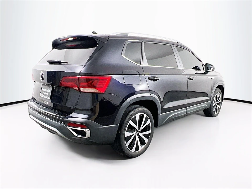 2022 Volkswagen Taos - Image 7 of 12