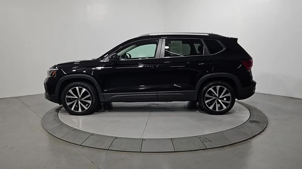 2022 Volkswagen Taos - Image 2 of 12
