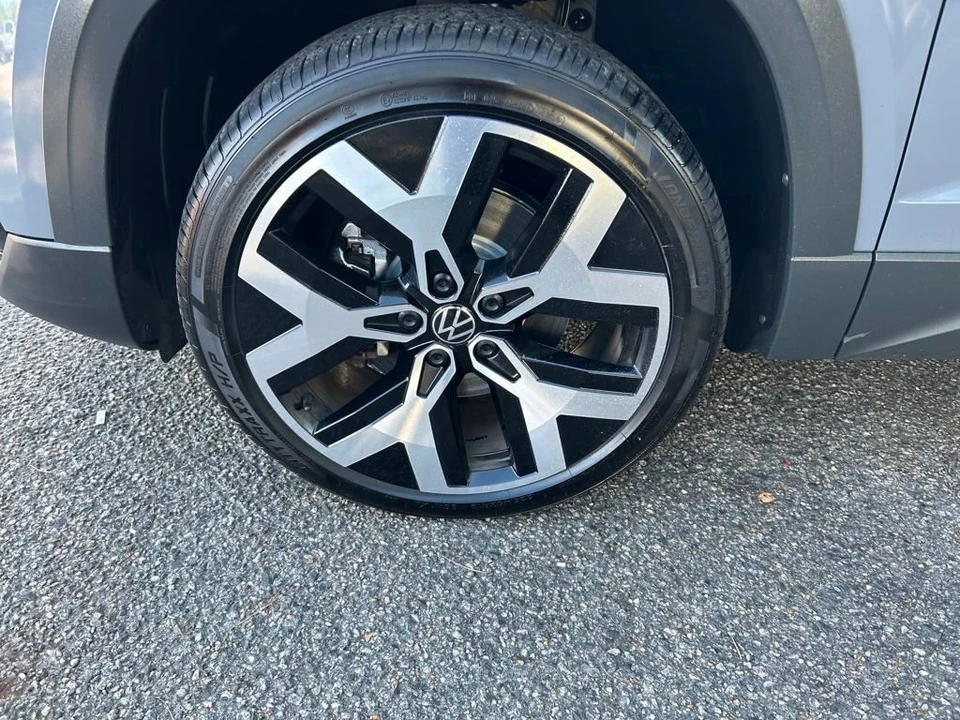 2022 Volkswagen Taos - Image 10 of 12
