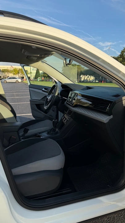 2022 Volkswagen Taos - Image 11 of 15
