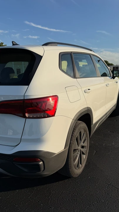 2022 Volkswagen Taos - Image 8 of 15