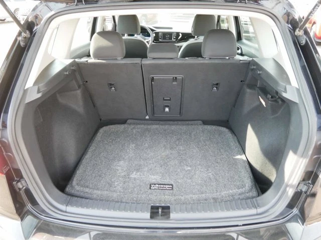 2022 Volkswagen Taos - Image 9 of 20