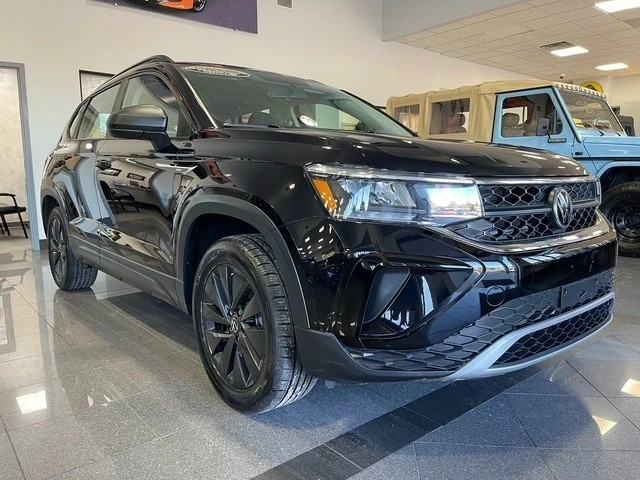 2022 Volkswagen Taos - Image 6 of 12