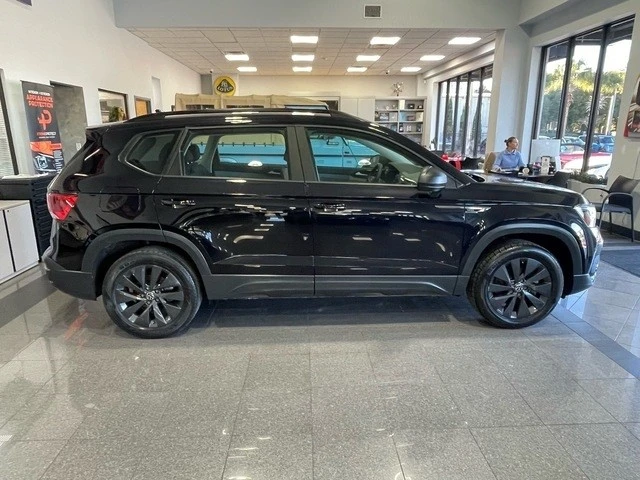 2022 Volkswagen Taos - Image 5 of 12