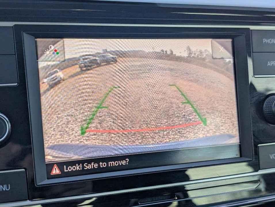2022 Volkswagen Taos - Image 17 of 21